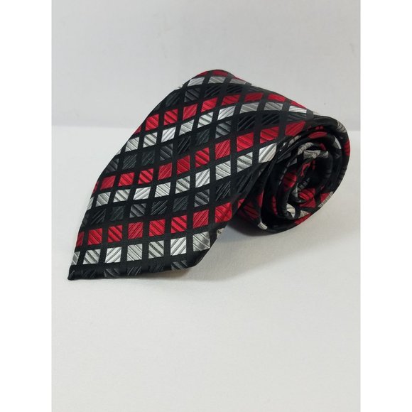 Croft & Barrow Men's Neck tie Silk red black gray squares Handmade 60" by 3.5" - Picture 5 of 6